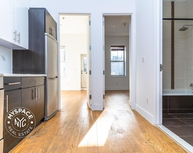 828 St Johns Place - Photo Thumbnail 5