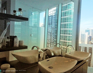 200 Biscayne Boulevard Way - Photo Thumbnail 17