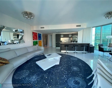 200 Biscayne Boulevard Way - Photo Thumbnail 4