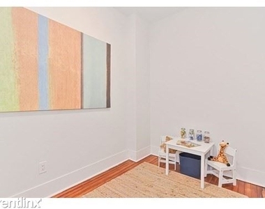 28 Inman St # 1 1 - Photo Thumbnail 9