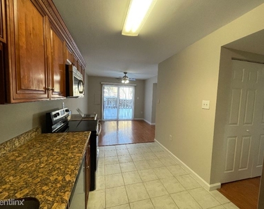 7508 Woodbine Dr - Photo Thumbnail 8