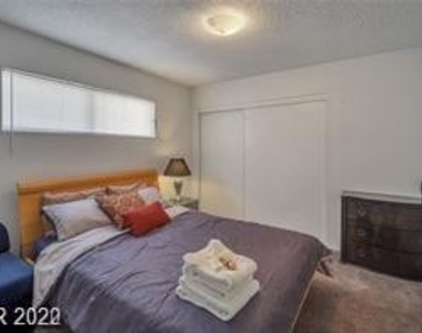 512 Donner Street - Photo Thumbnail 6