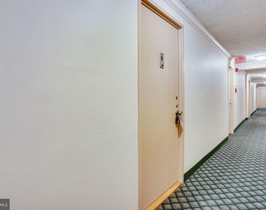 10201 Grosvenor Pl Apt 1106 - Photo Thumbnail 0