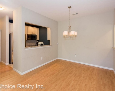 606 Moonglow Rd Unit 202 - Photo Thumbnail 2