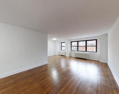 401 East 88th Street - Photo Thumbnail 2