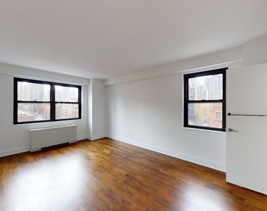 401 East 88th Street - Photo Thumbnail 9