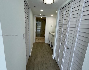 9341 Collins Ave - Photo Thumbnail 8