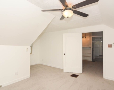 5922 W. Leland, Unit 2 - Photo Thumbnail 12