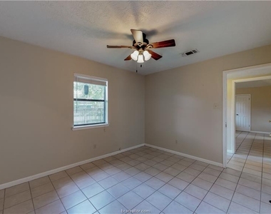 1002 Hardwood Lane - Photo Thumbnail 12