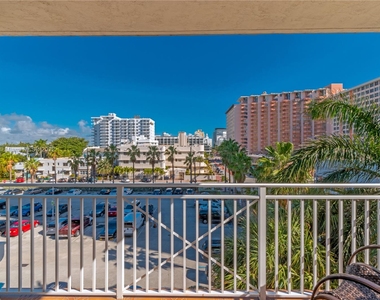 2642 Collins Ave - Photo Thumbnail 17