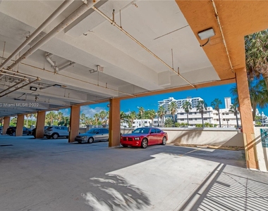 2642 Collins Ave - Photo Thumbnail 27