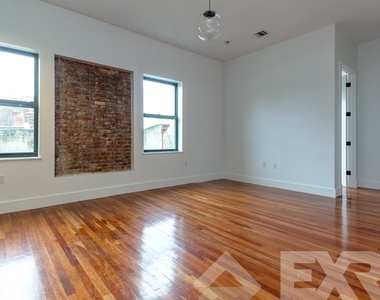 180 Bainbridge Street - Photo Thumbnail 2