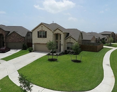 1815 Holly Tree Ct - Photo Thumbnail 0