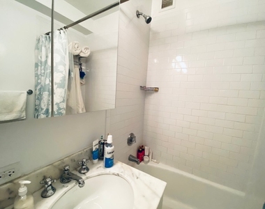 455 West 37th Street - Photo Thumbnail 4