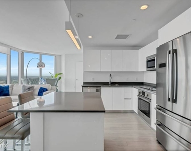 1331 Brickell Bay Dr - Photo Thumbnail 4