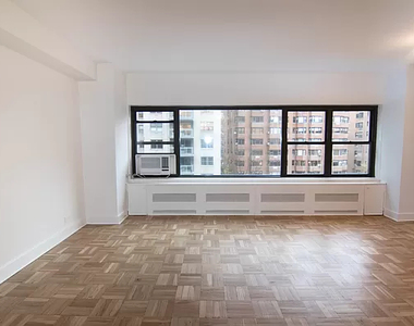 415 East 55th Street - Photo Thumbnail 12