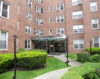 2700 Henry Hudson Parkway - Photo Thumbnail 13