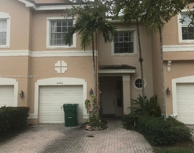 4240 Sw 125th Ln - Photo Thumbnail 1