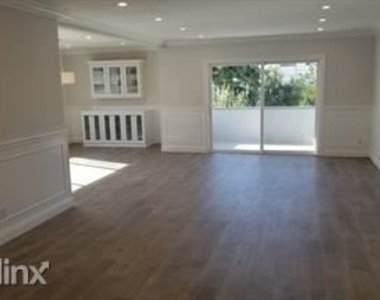 841 10th St Apt 1 - Photo Thumbnail 8