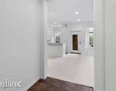 6020 Seabluff Dr Unit 301 - Photo Thumbnail 0