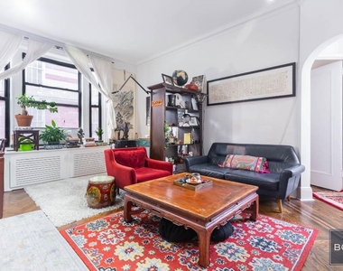 140 East 46th Street - Photo Thumbnail 0