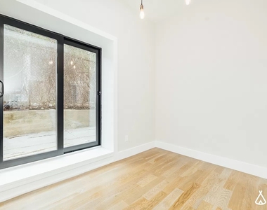 358 Irving Ave #1B - Photo Thumbnail 13