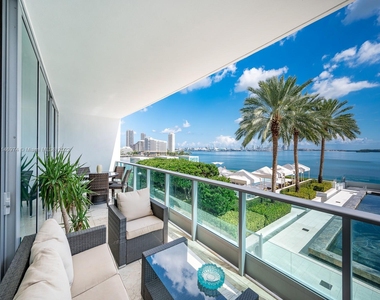 1331 Brickell Bay Dr - Photo Thumbnail 4