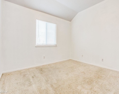 1422 Post Oak Trail - Photo Thumbnail 16