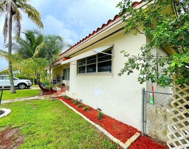 11535 Nw 2nd Ave - Photo Thumbnail 2