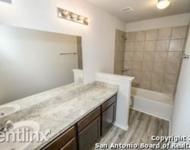 10319 Clearwater Way - Photo Thumbnail 4