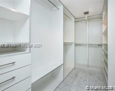 400 Sunny Isles Blvd Apt 903 - Photo Thumbnail 4