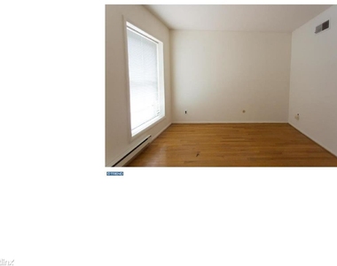 727 Spruce St - Photo Thumbnail 6