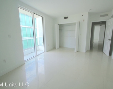 6362 Collins Avenue - Photo Thumbnail 11