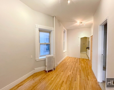 208 East 25 Street - Photo Thumbnail 1