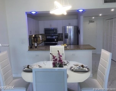 2301 Collins Ave 937 - Photo Thumbnail 16