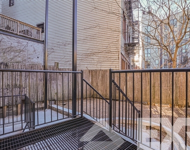 Copy of 3.5 bedroom 2.5 bathroom Duplex with private backyard in greenpoint - Photo Thumbnail 12