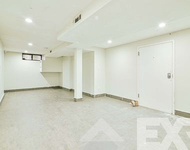 Copy of 3.5 bedroom 2.5 bathroom Duplex with private backyard in greenpoint - Photo Thumbnail 2