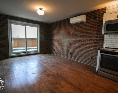 31 Brooklyn Avenue - Photo Thumbnail 2