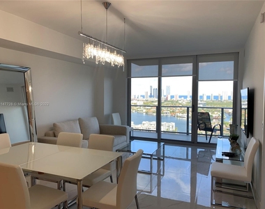 16385 Biscayne Blvd - Photo Thumbnail 2