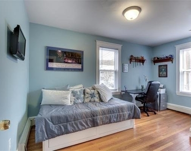 492 Washington St Unit 1 - Photo Thumbnail 9