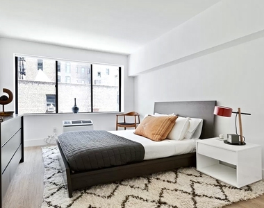 160 West 24th Street - Photo Thumbnail 3