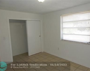 5814 Ne 4th Ct - Photo Thumbnail 3