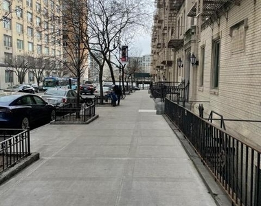 East 79th Street - Photo Thumbnail 6