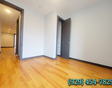 268 Metropolitan Avenue - Photo Thumbnail 5