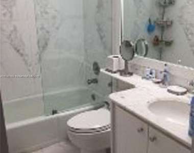 199 Ocean Lane Dr #811 - Photo Thumbnail 9