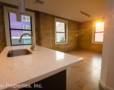 1136 W 6th Street - Photo Thumbnail 14