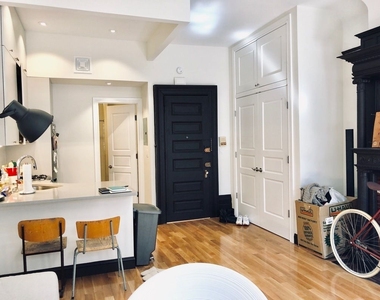 335 West 71st Street - Photo Thumbnail 8