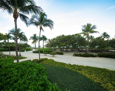 10185 Collins Ave - Photo Thumbnail 23