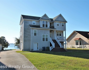 991 Chadwick Shores Dr. - Photo Thumbnail 0