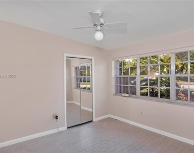 6810 Sw 49th St # 6810 - Photo Thumbnail 2